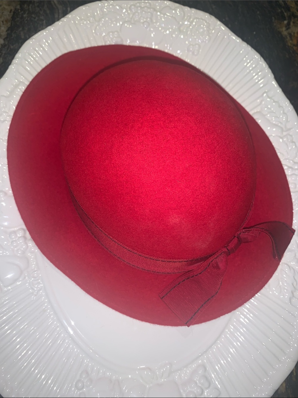Elegant Red Felt Bow Accent Women's Hat